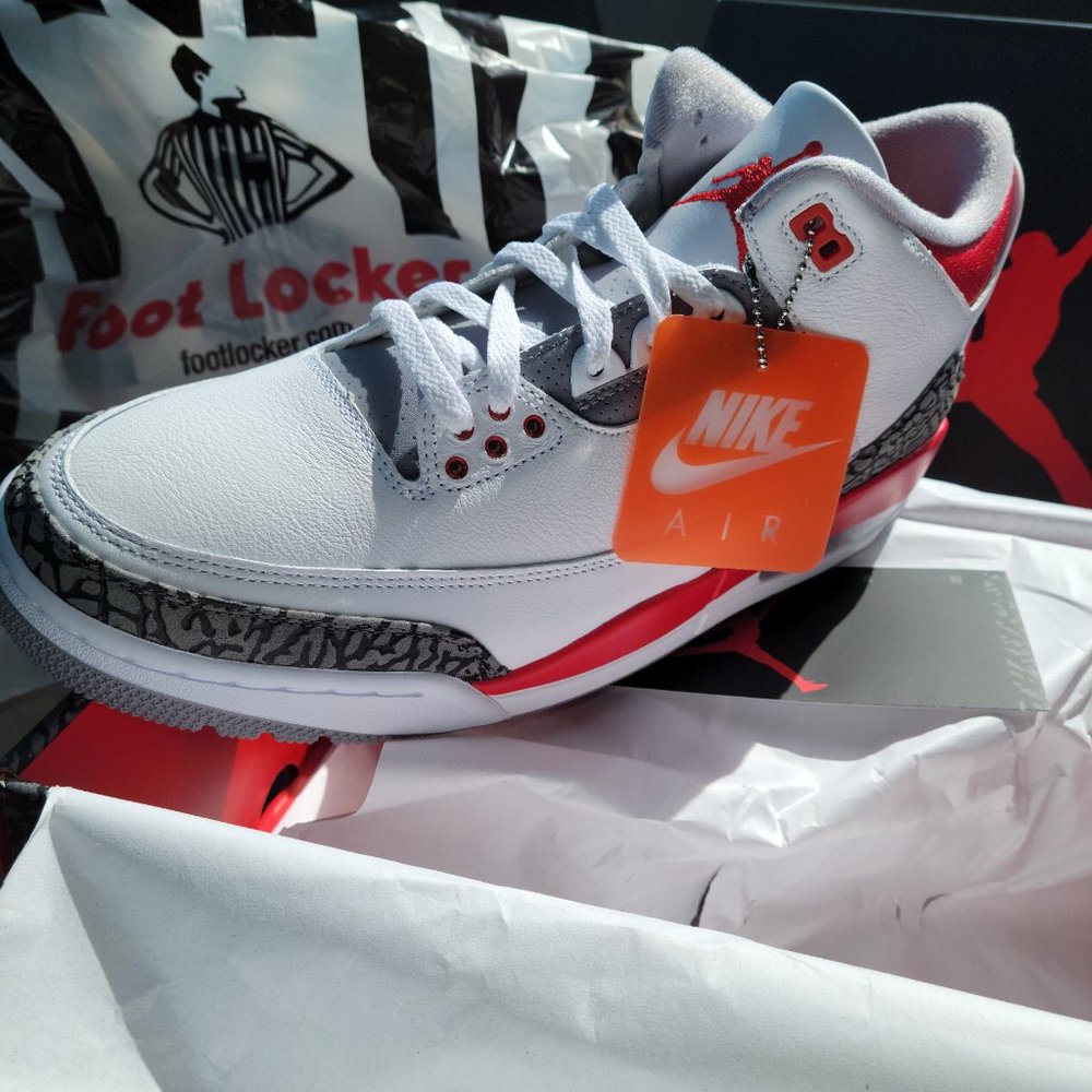 2022 Jordan Retro 3 Fire Reds Size 12